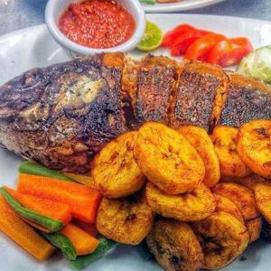 Roasted cut catfish,bolly and coleslaw